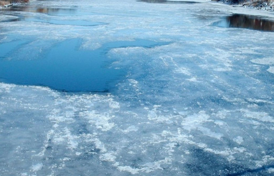 Голын мөс цөмөрч, хоёр иргэн амиа алджээ