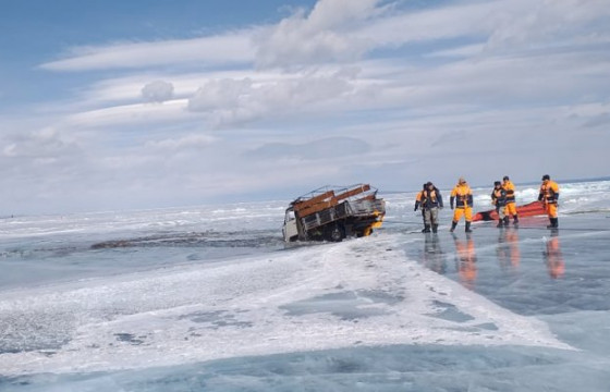 Голын мөс цөмөрч, нэг иргэн амиа алджээ 