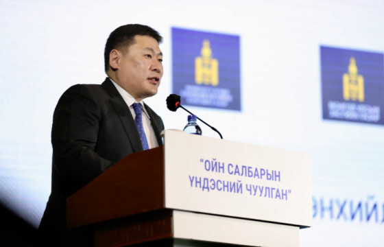 Л.ОЮУН-ЭРДЭНЭ: Манай улсын нийт нутаг дэвсгэрийн 76 хувь нь цөлжилт, хөрсний доройтолд өртсөн байна
