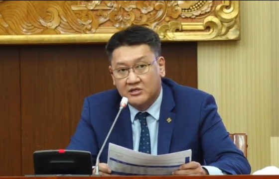 Б.ЖАВХЛАН: Эрээнд халдвар илрэхгүй 20 хоновол хилээ нээж, хил дээр түгжигдсэн бараа материалаа татах талаар хоёр тал ярилцсан