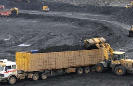  “ДаДа Констрашн” ХХК-ийн автомашинаар тээвэрлэж явсан 60 тонн нүүрс шатжээ