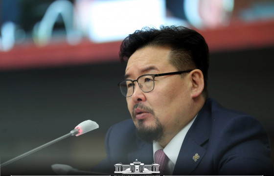 Г.ЗАНДАНШАТАР: Хаан банкны хувьцааны асуудлыг хуулийн дагуу шийдэж чадахгүй Монгол банкны удирдлагууд өөрсдөө өргөдлөө өгөөрэй