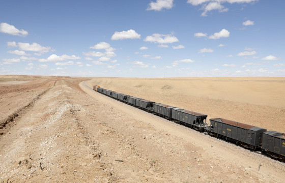 Л.ХАЛТАР: Тавантолгой-Зүүнбаян чиглэлийн төмөр зам дээр туршилтын галт тэрэг явуулахад ойртож байгаа