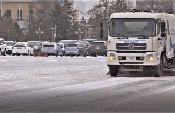 Д.БАТБОЛД: 22  бригадын 298 үйлчлэгч талбайн цасыг цэвэрлэж байна