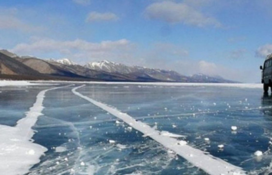 СЭРЭМЖЛҮҮЛЭГ: Гол, нуурын мөс цөмөрч автомашин гарах боломжгүй болжээ
