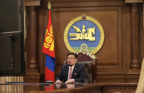 Г..ЗАНДАНШАТАР: Монгол эх орон минь мөнх оршиж, төрийн нуруу төвшин, түмний сэтгэл амгалан байх болтугай