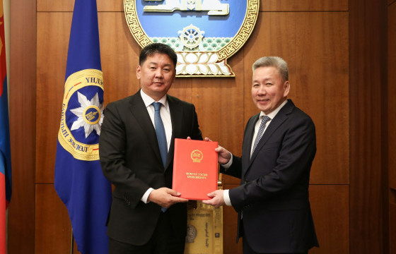 Элчин сайд Л.Болдод Итгэмжлэх жуух бичгийг нь гардууллаа