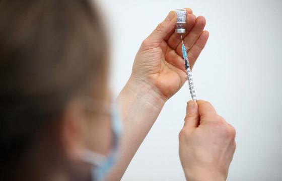 Пфайзер вакцин Омикрон хувилбарын эсрэг 90 хувийн үр дүнтэй байна