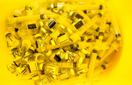 Пфайзер вакциныг гурван тунгаар Омикрон хувилбараас хамгаалах боломжтой