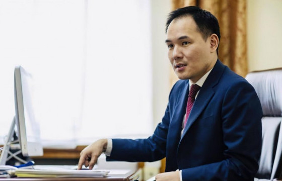 С.МӨНХЖИН: Эрээний талд гацсан ачаатай автомашинуудыг асаах, халаах ажил эхэлсэн