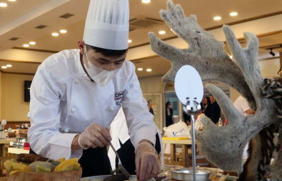 “Хотын аварга тогооч” шалгаруулах уралдаанд 50 гаруй тогооч оролцож  байна