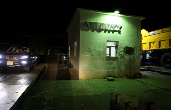 Эрээнд ачаатайгаа саатсан 150 автомашиныг Замын-Үүд боомтоор нэвтрүүлж байна