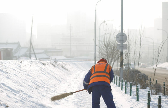 Б.Мөнхжаргал: Өвлийн улиралд зам талбайн үйлчлэгчийн тоо 150-200-аар нэмэгддэг
