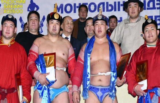  “Хантайшир” үндэсний бөхийн дэвжээний 20 жилийн ойн барилдаанд П.Бүрэнтөгс түрүүлжээ