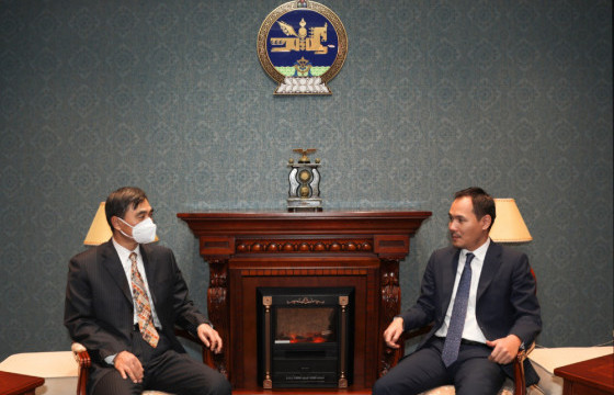  Гадаад харилцааны дэд сайд Б.Мөнхжин БНХАУ-ын Элчин сайдыг хүлээн авч уулзжээ