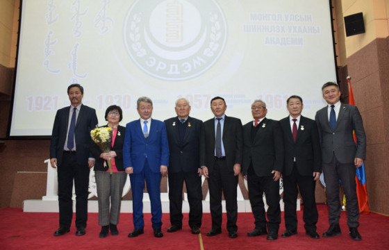 “Хубилай хаан” медалийг таван хүнд хүртээлээ