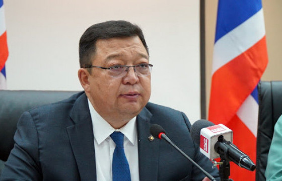 С.ЭРДЭНЭ: Ихэнх хэвлэл эрх баригчдыг магтан дуулж, үйл ажиллагааг нь сурталчилж байна