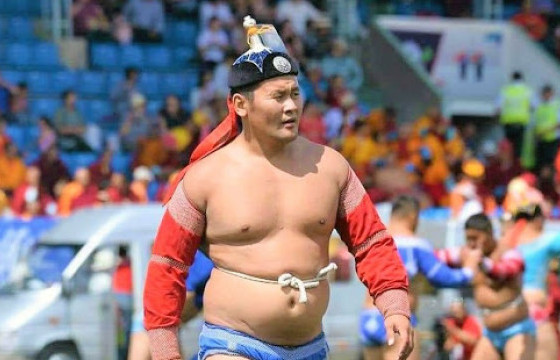 Улсын начин Э.Энхбат бурхны оронд заларчээ