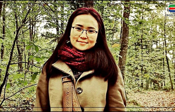 Б.БАЯРБАЯСГАЛАН: Бичиж, уншиж л байвал миний хувьд жаргал ундардаг