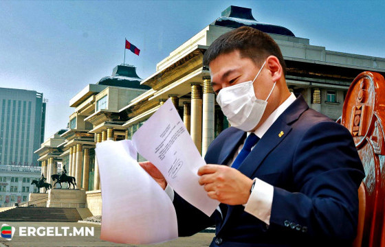 Таван сайдаа авч үлдээд, давхар дээлтэй сайдаар танхимаа дүүргэх Л.ОЮУН-ЭРДЭНИЙН ТОХИРОО