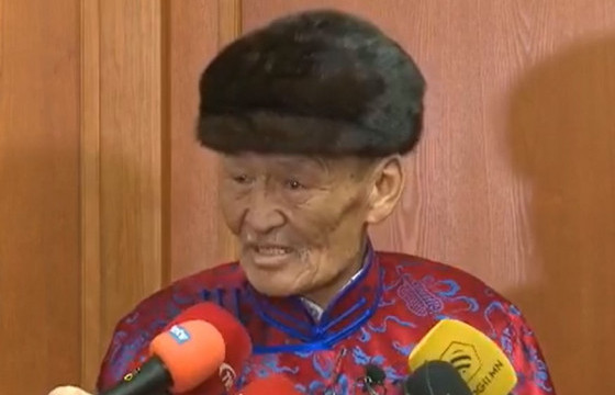 Ц.ДОРЖСҮРЭН: 52 жил мал маллахдаа улсын хэмжээнд 1500 сарлаг тоолуулж байлаа