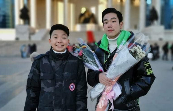 ОНЫ ОНЦЛОХ ХҮҮХЭД: Хүсэл мөрөөдлөөр жигүүрлэсэн 