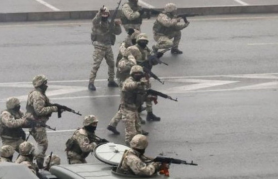 Казахстаны Ерөнхийлөгчийн ордонг чөлөөлөхөөр жагсагчид руу гал нээжээ