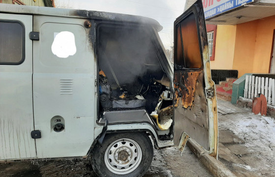 Автомашинаа галлаж, асаах гэж байгаад шатаажээ