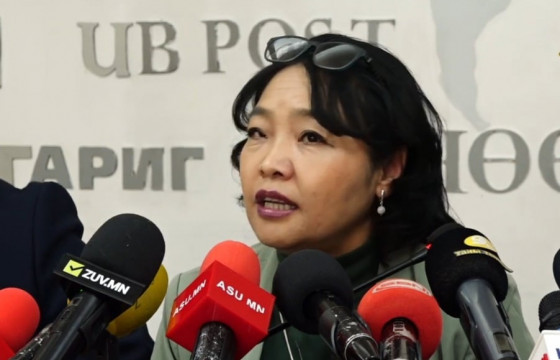 Б.Хандсүрэн: Үнэний төлөө тэмцэж байхад хүүг минь хууль бусаар баривчилж, эрүүдэн шүүсэн