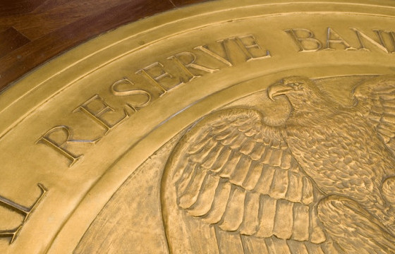 Алтны үнэ буурч байна