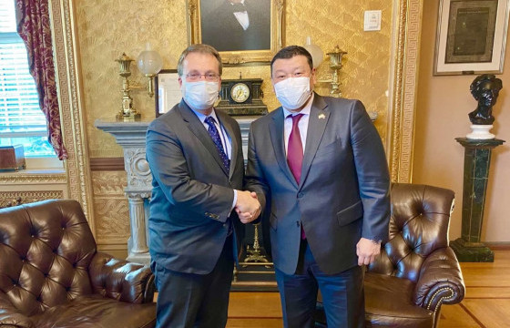 Элчин сайд Ө.Батбаяр Цагаан ордны ҮАБЗ-ийн Зүүн Азийн асуудал хариуцсан тэргүүн захирал Эдгар Кэйгантай уулзав