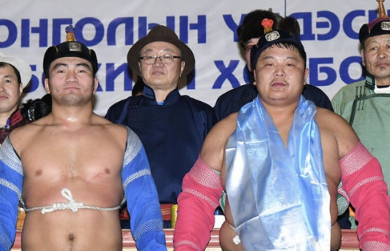 Өсөх идэр начин С.Лхагвын нэрэмжит барилдаанд аймгийн хурц арслан Ө.Сүхбат түрүүллээ