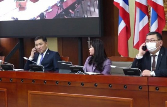 А.АДЪЯАСҮРЭН: Ахмадууд 300-350 мянган төгрөгийн тэтгэвэр авч байна