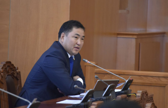 Б.ПҮРЭВДОРЖ: Тэтгэвэр тогтоолгох хуулийн төслийг хэлэлцэхгүй бол УИХ-ын эсрэг жагсана