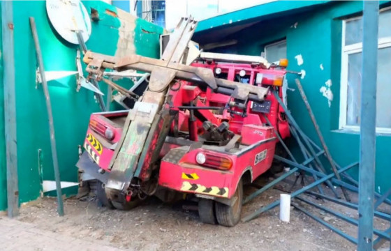 Ачилтын компанийн жолооч осол гаргажээ