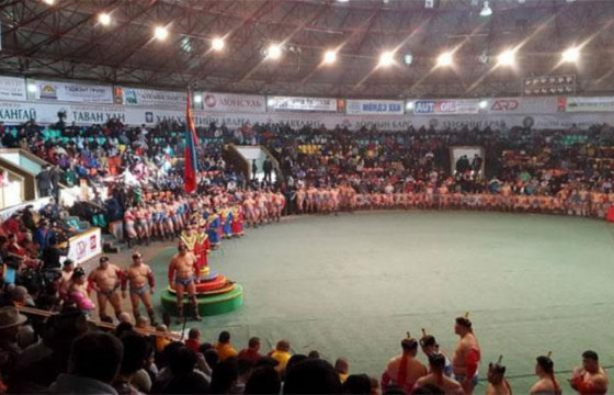 Үндэсний бөхийн цуврал барилдаан болно