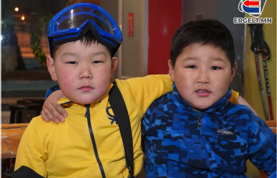 БЯМБААГИЙН НАЙЗУУД: Төрөөд хамгийн анх найзыгаа харсан. Тэгээд л найзалсан даа, Тэнүүнтэйгээ