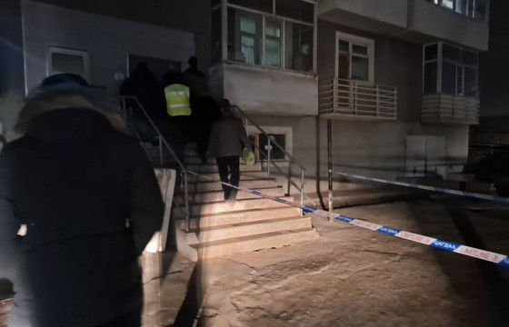 СЭРЭМЖЛҮҮЛЭГ: Эвдэрхий лифтний хаалгаар гурван настай хүүхэд унаж, амиа алджээ