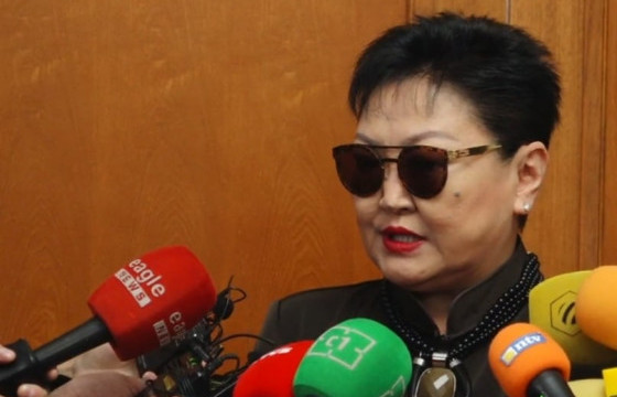 УГЗ Б.АНГИРМАА: Намайг урлагт хайртай болгосон гэр бүлийнхэндээ баярлалаа