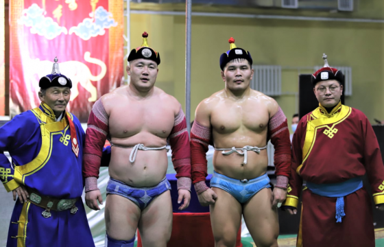 Булган аймгийн сар шинийн барилдаанд улсын начин Д.Тамир түрүүллээ