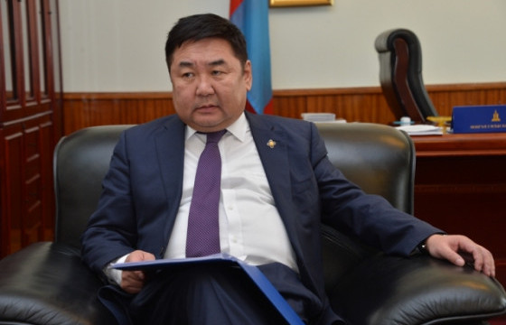 УИХ-ын гишүүн Д.Ганбат: Лаа иднэ үү, луувангаа иднэ үү хэнд ч хамаагүй