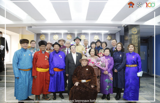 Монголын залуучуудын холбооноос ахмадууд болон залуучуудаа шагнаж, урамшууллаа