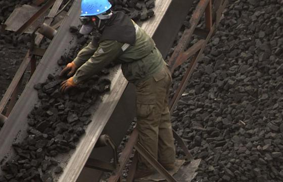 Хятад, Австралийн далайн боомтод коксжих нүүрсний үнэ буурч байна