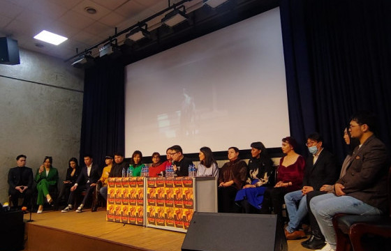  “Гэм зэм” жүжгийн шинэ бүрэлдэхүүнд  МУГЖ Б.Нармандах, СТА Т.Ариунчимэг,  Э.Ууганбаяр, Л.Дөлгөөн нар багтжээ