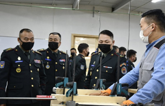 Хугацаат цэргийн албан хаагчдад мэргэжил олгоно