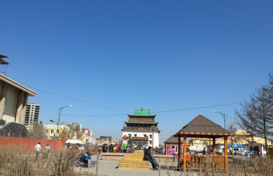 ЦЕГ: 15 настай лам цахилгаанд цохиулж, эмнэлэгт хүргэгдсэн