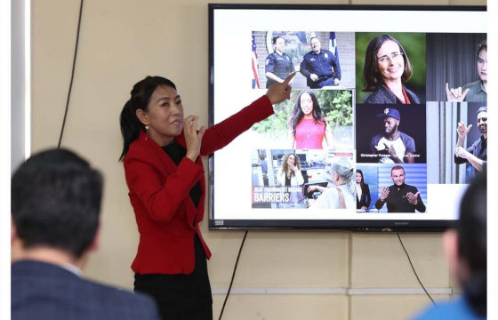 Дохионы хэлний багшийн  орон тоог нэмэгдүүлэх шаардлагатай гэв