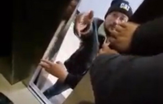 ТОДРУУЛГА: Цахилгаан шат унаагүй, гацсан