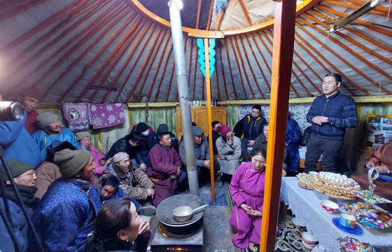 Эрчим хүчний сайд баруун аймгуудад ажиллаж байна