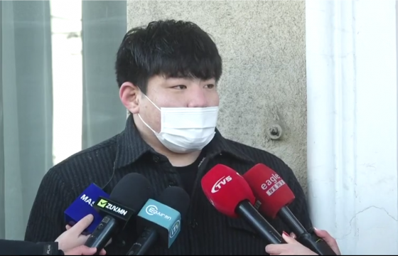 Украинд байгаа оюутнуудын ар гэр: Хүн тайвшруулж байгаа юм шиг сонин яриад байна